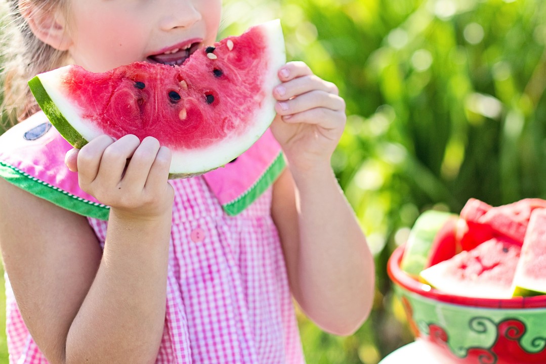 Kind Wassermelone Kind Wassermelone